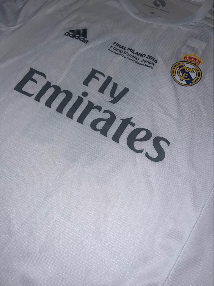 Gareth Bale Real Madrid 15/16 UCL Final Kit