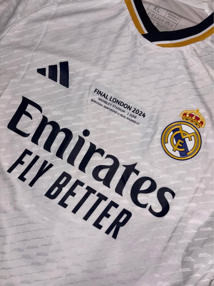 Vini Jnr Real Madrid 2023/24 UCL Final Kit (XL)