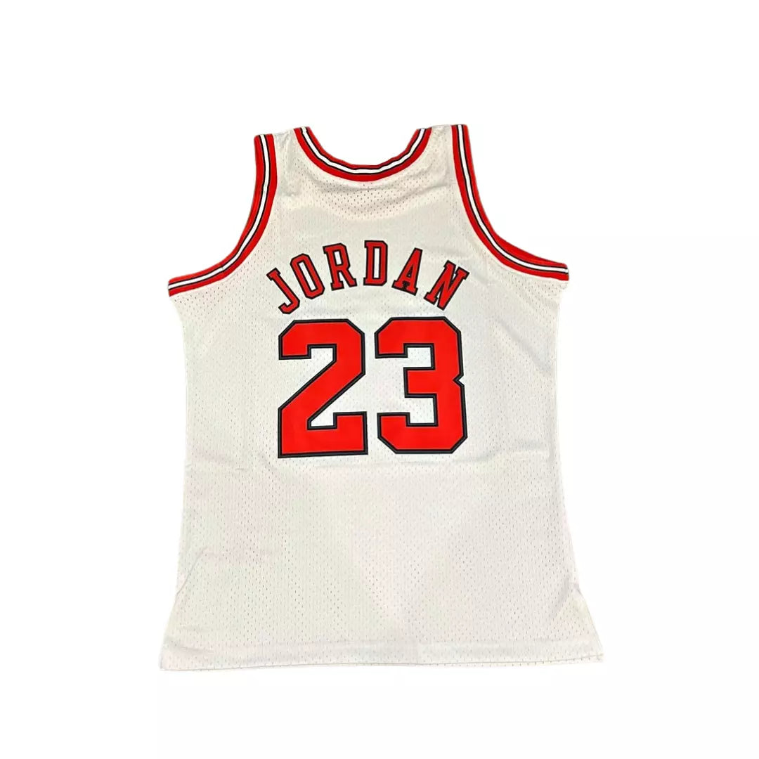 MICHAEL JORDAN CHICAGO BULLS WHITE 97/98 JERSEY (M) (L)
