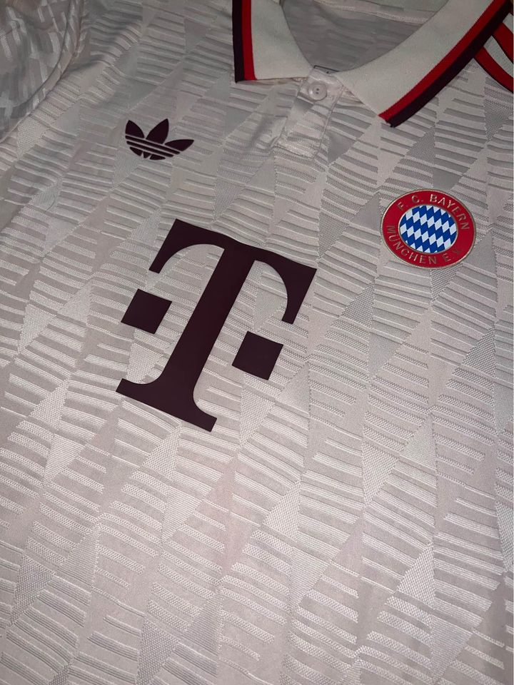 Michael Olise Bayern Munich Third Kit 24/25 (L)