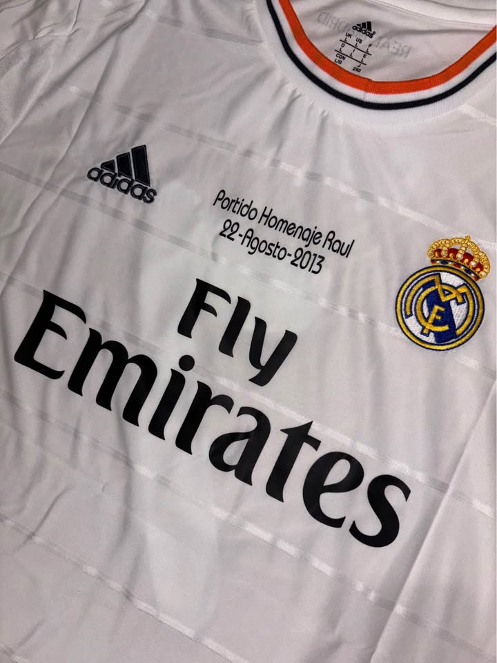 Raul Real Madrid 2013/14 Tribute Match Kit (L)
